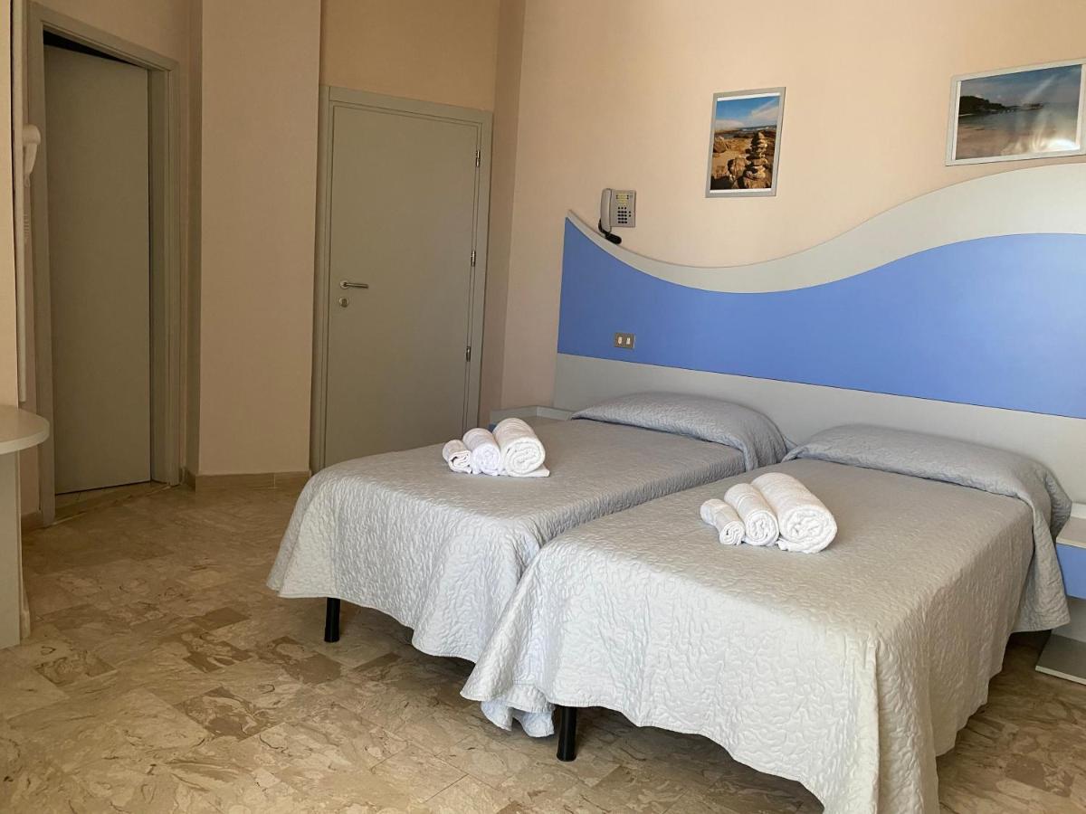 Hotel Moderno - Bed & Breakfast Cervia Exterior foto