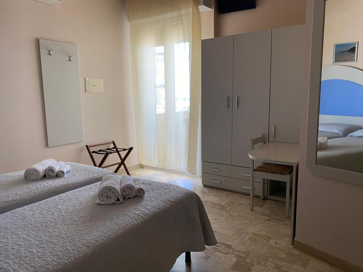 Hotel Moderno - Bed & Breakfast Cervia Exterior foto