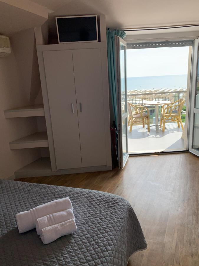 Hotel Moderno - Bed & Breakfast Cervia Exterior foto