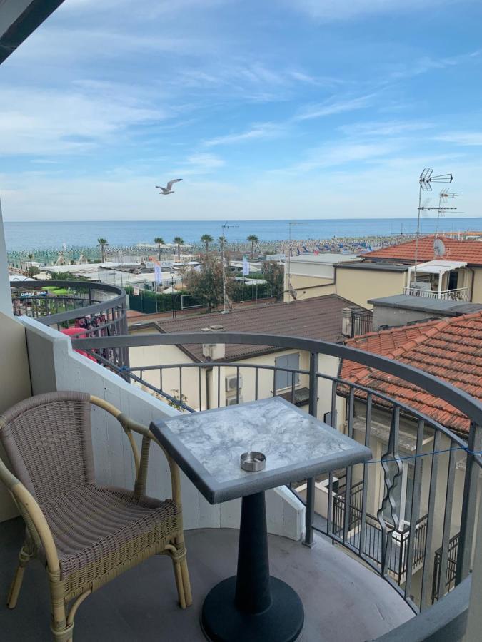 Hotel Moderno - Bed & Breakfast Cervia Exterior foto