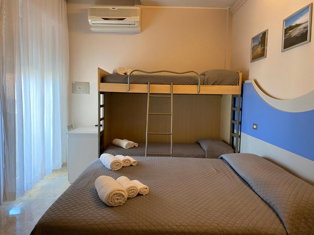 Hotel Moderno - Bed & Breakfast Cervia Exterior foto