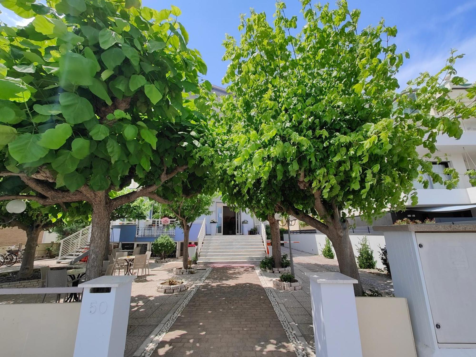Hotel Moderno - Bed & Breakfast Cervia Exterior foto