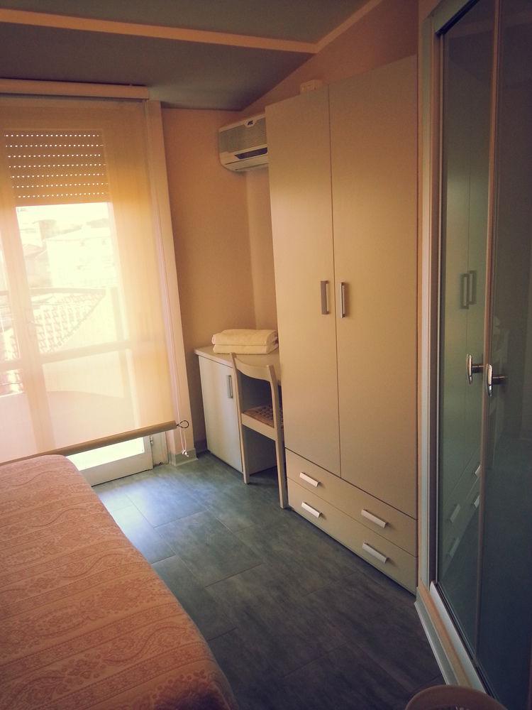 Hotel Moderno - Bed & Breakfast Cervia Exterior foto