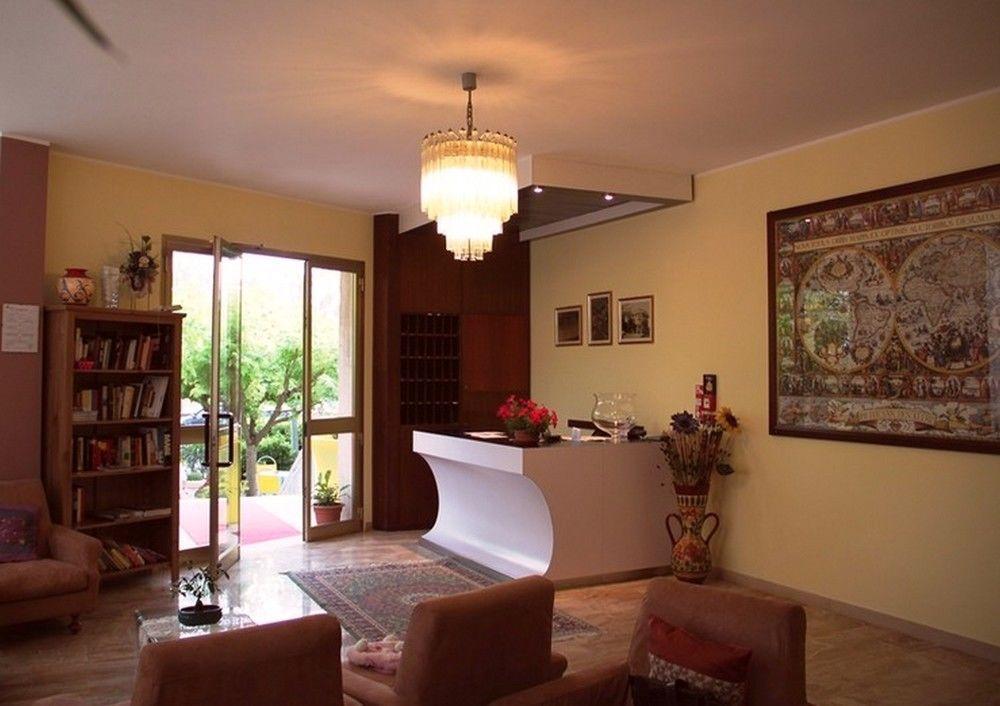 Hotel Moderno - Bed & Breakfast Cervia Exterior foto