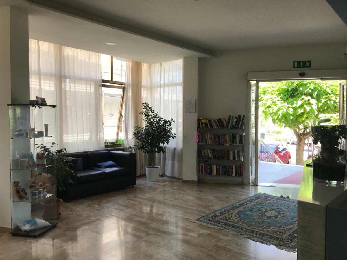 Hotel Moderno - Bed & Breakfast Cervia Exterior foto